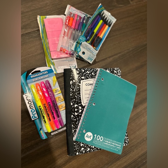 Adidas Pink and Black Drawstring Bag with supplies New UNISEX - Picture 3 of 5